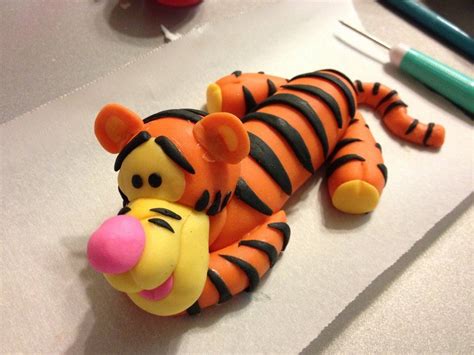 Tigger | Winnie the pooh cake, Fondant figures, Cake decorating tutorials