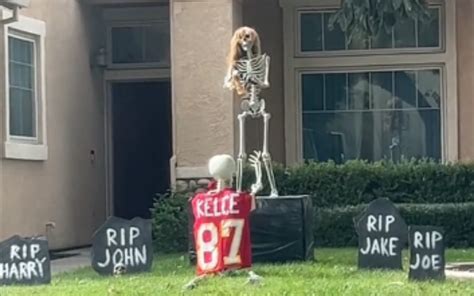 House's Taylor Swift and Travis Kelce-Inspired Halloween Display Goes ...