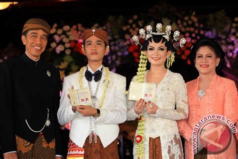 Jokowi`s eldest son Gibran, Selvi officially married - ANTARA News