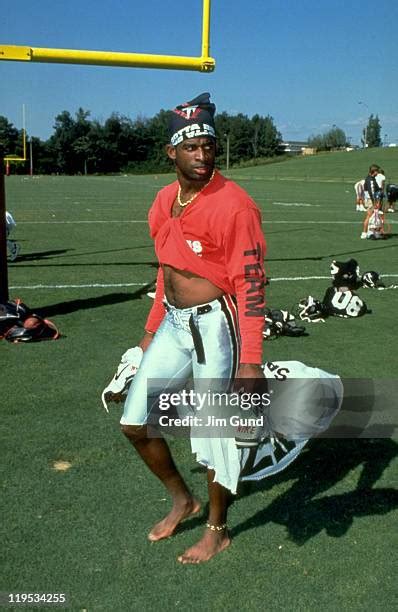 124 Deion Sanders 1991 Photos & High Res Pictures - Getty Images