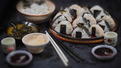 Seasoned Kombu Onigiri: Salty And Crunchy Bite Recipe