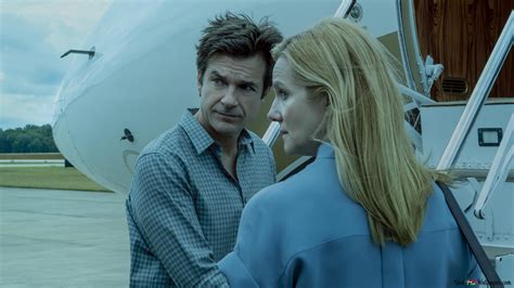 Ozark - Marty and Wendy heading on a plane 4K wallpaper download