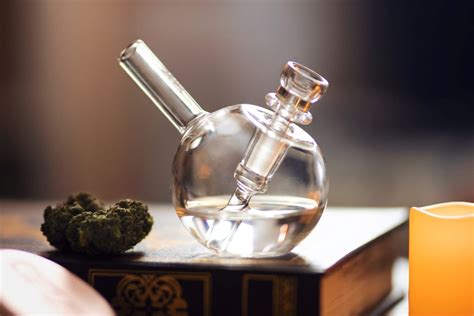 5 Different Types of Bongs – Tips for Choosing the Best One - 2022 Guide - FiredOut