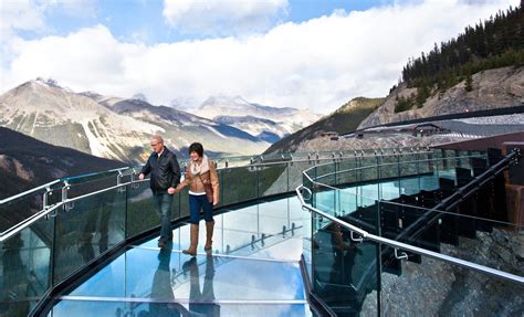 Columbia Icefield Skywalk: Cliff-edge Glass Walkway in Jasper National Park