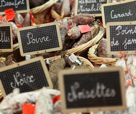 Etiquette in France: 5+ Easy Ways to Charm the French