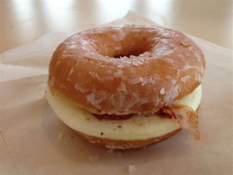 Dunkin' Donuts' donut bacon breakfast sandwich: The review is in | PennLive.com