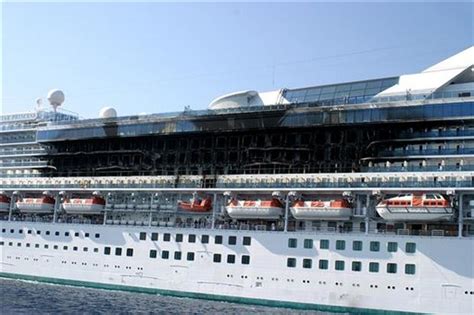 Cruise Ship Fire - Photo 3 - Pictures - CBS News