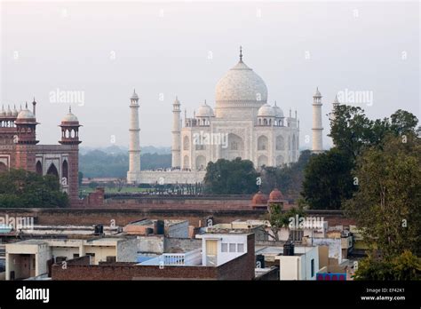 Taj mahal aerial hi-res stock photography and images - Alamy