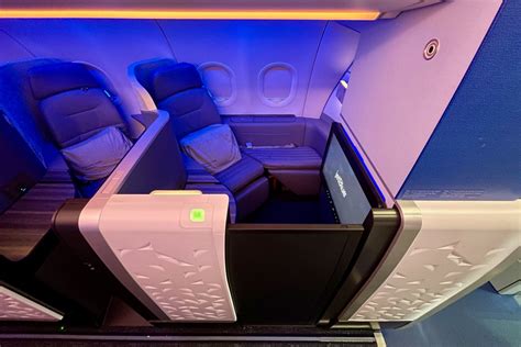 Review: JetBlue's new transcon champ, Mint studio business class