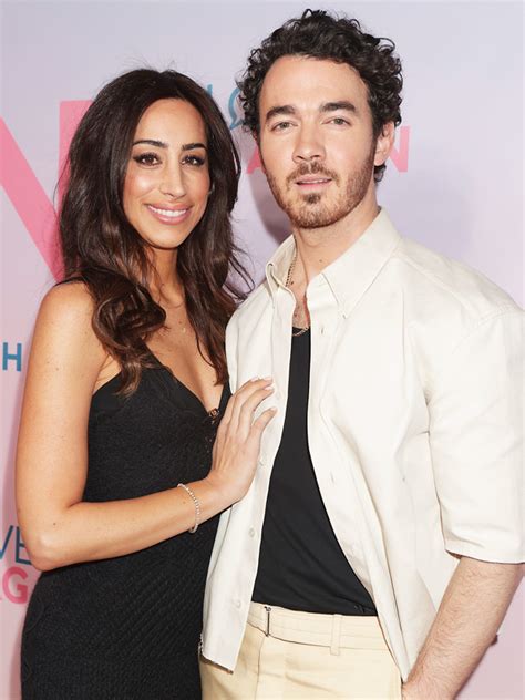 Danielle & Kevin Jonas Talk Kids, Tour & Eczema Diagnosis: Exclusive – Hollywood Life