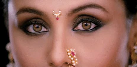 6 Bindi Designs You Must Try This Year - Indian Bindi Designs