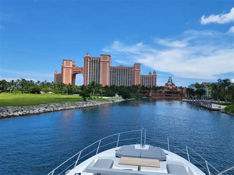 Cruising to Atlantis Resort on Nassau | Boating Journey