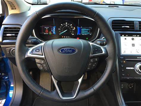 2018 Ford Fusion Hybrid: 158 Interior Photos | U.S. News