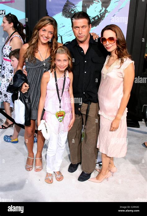 Stephen Baldwin and his wife Kennya Baldwin with their daughters The Stockfoto, Lizenzfreies ...