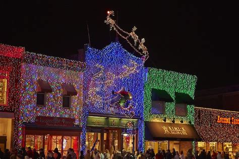 7 Michigan Light Displays that Will Leave a Twinkle in Your Eye | Christmas light installation ...