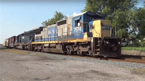 CSX 7574 C40-8 with sweet horn! - YouTube