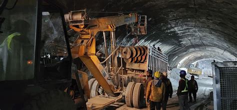 Some of the 40 workers trapped in India tunnel collapse get sick as glitches delay rescue - WTOP ...