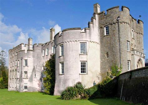 Top 6 Pembrokeshire castles - Discover Britain