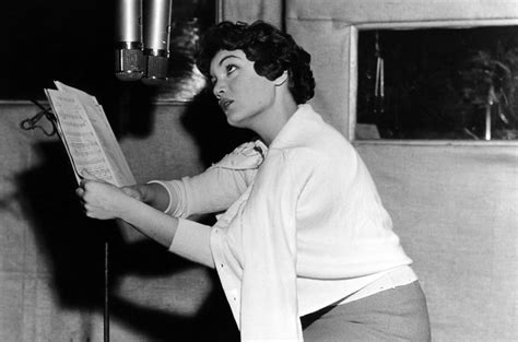 1960 Charts: Connie Francis First Woman To Top Billboard Hot 100