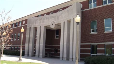 Hoover High School teacher placed on leave for using racial slur in classroom - al.com