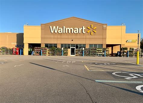 Walmart Store In Gibsonia Suburb Of Pittsburgh Stock Photo - Download Image Now - Wal-mart ...