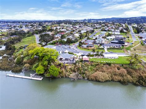 Riverhead Tavern, one of New Zealand’s oldest pubs, is on the market