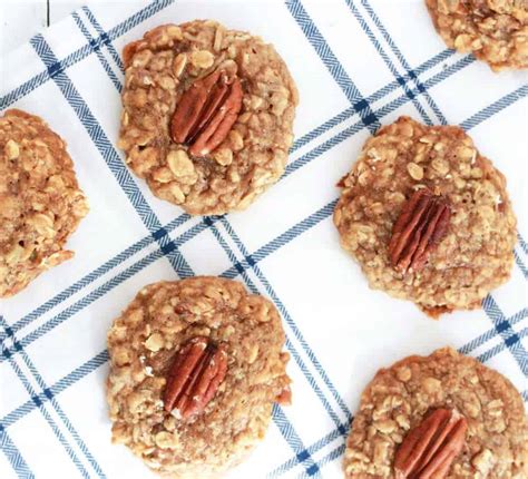 Maple Pecan Cookies - Pretty Providence