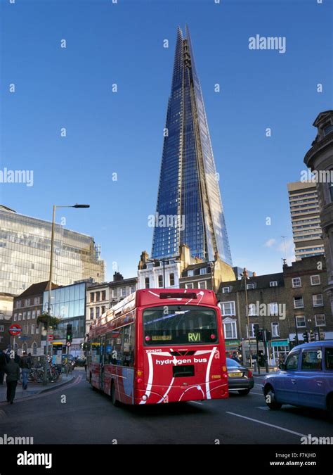 HYDROGEN LONDON BUS with The London Shard with new clean technology ...