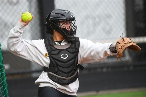 Daily News softball: Top 10 teams to watch this season