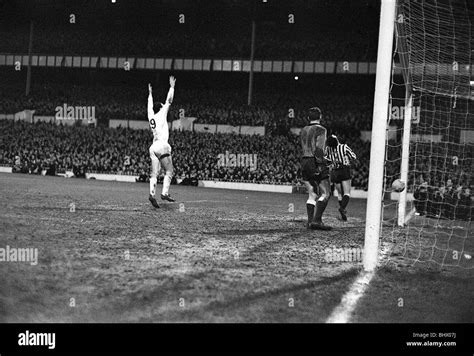 FA Cup 3rd Round Match between Millwall & Tottenham Hotspur January ...