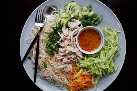 Vietnamese Rice Noodle Salad | Recipe | Rice noodle salad, Vietnamese ...