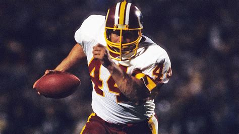 Top 5 Greatest Players of the Washington Football Team – The Buzz