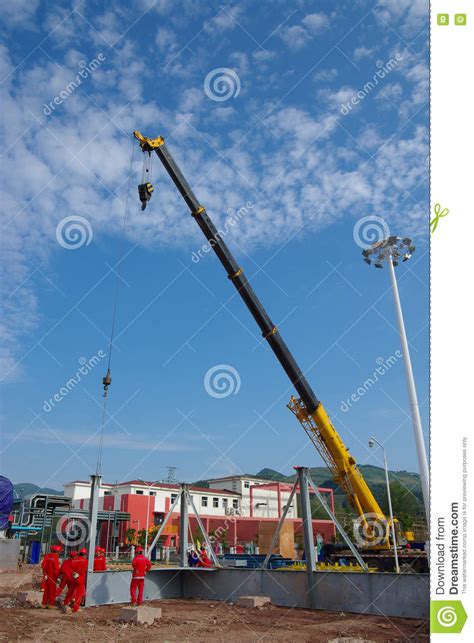 Crane editorial stock photo. Image of engineer, constructing - 77289113
