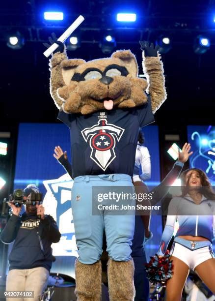 Titans Mascot Photos and Premium High Res Pictures - Getty Images