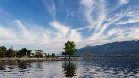 The nameless island of Ioannina at Pamvotida Lake | Neos Kosmos