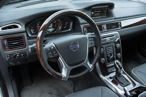 Интерьер салона Volvo S80