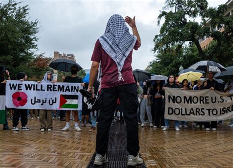 Photo Gallery: Palestine Solidarity Committee Rally – The Daily Texan