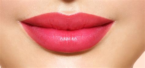 glossy attractive lips - MAKEUP: Tips and tricks for beautiful lips - Fashion Ki Batain