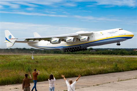 Ukrainian Forces recapture the Antonov An-225 Mriya,the largest aircraft in the world - Aviation A2Z