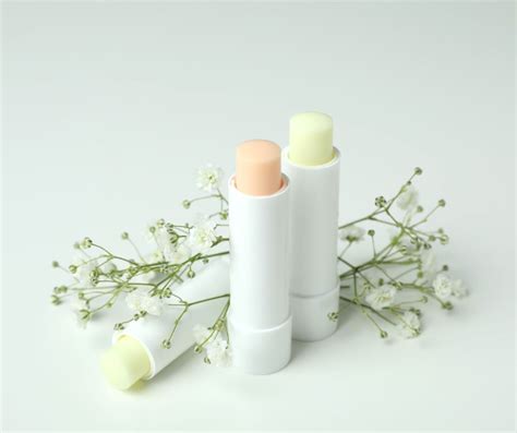 How to Wear White Lipstick? - The Refined