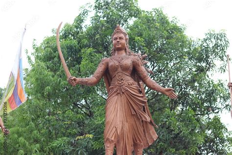 statue of Rani Durgawati For Hindu Awakening Great Hindu Warrior Queen ...