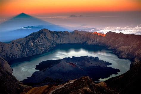 Foto Puncak Gunung Rinjani 3726 meter