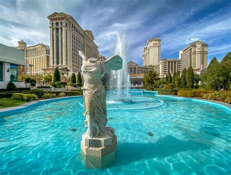 Caesars Palace Pool: 22 Things You Should Know (Las Vegas) - FeelingVegas