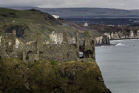 Northern Ireland Castles: Dunluce Castle. History, Facilities and Hours