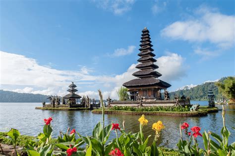 Balinese Temple Etiquette 101: Know Before You Go - The Travel Yogi