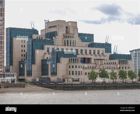 British intelligence service mi6 headquarters hi-res stock photography and images - Alamy