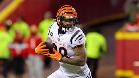 Bengals' Joe Mixon Charged With Pointing Gun At Woman