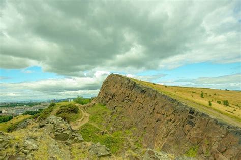 Edinburgh New Town Tour - IntroducingEdinburgh.com