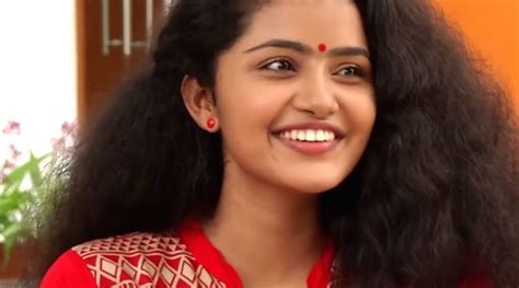 Anupama Parameswaran Stills-Images-Photos-Premam Actress - onlookersmedia