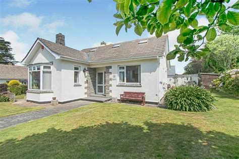 3 Bedroom Detached Bungalow For Sale In Tregurthen Close, Camborne ...